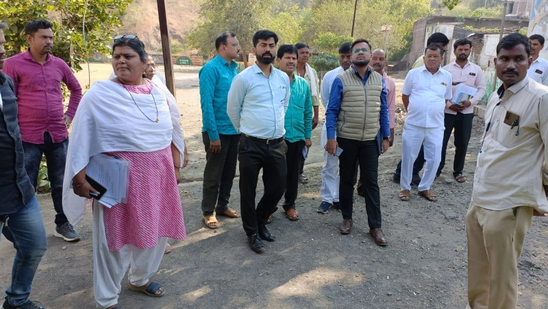 ग्रामपंचायतीत नागरिक सेवा व मार्गदर्शन